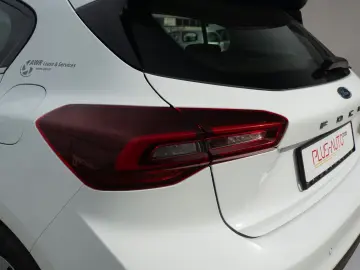 Ford Focus  Titanium 1.0T EcoBoost FACELIFT