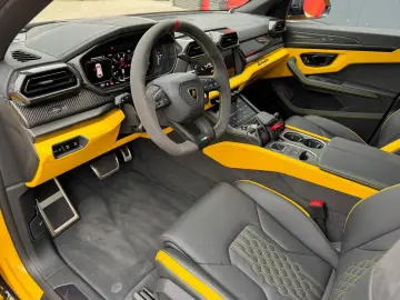 Lamborghini Urus SE by NOVITEC