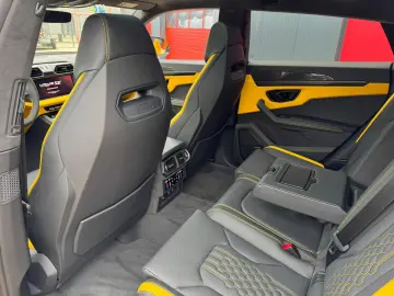 Lamborghini Urus SE by NOVITEC