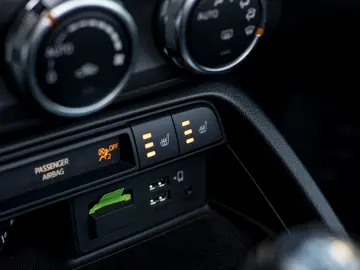 Mazda MX-5 SKYACTIV G184 Exclusive-Line