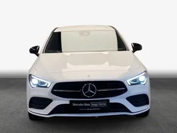 MERCEDES-BENZ CLA 250 e AMG MBUX LED Kam Park CarPlay