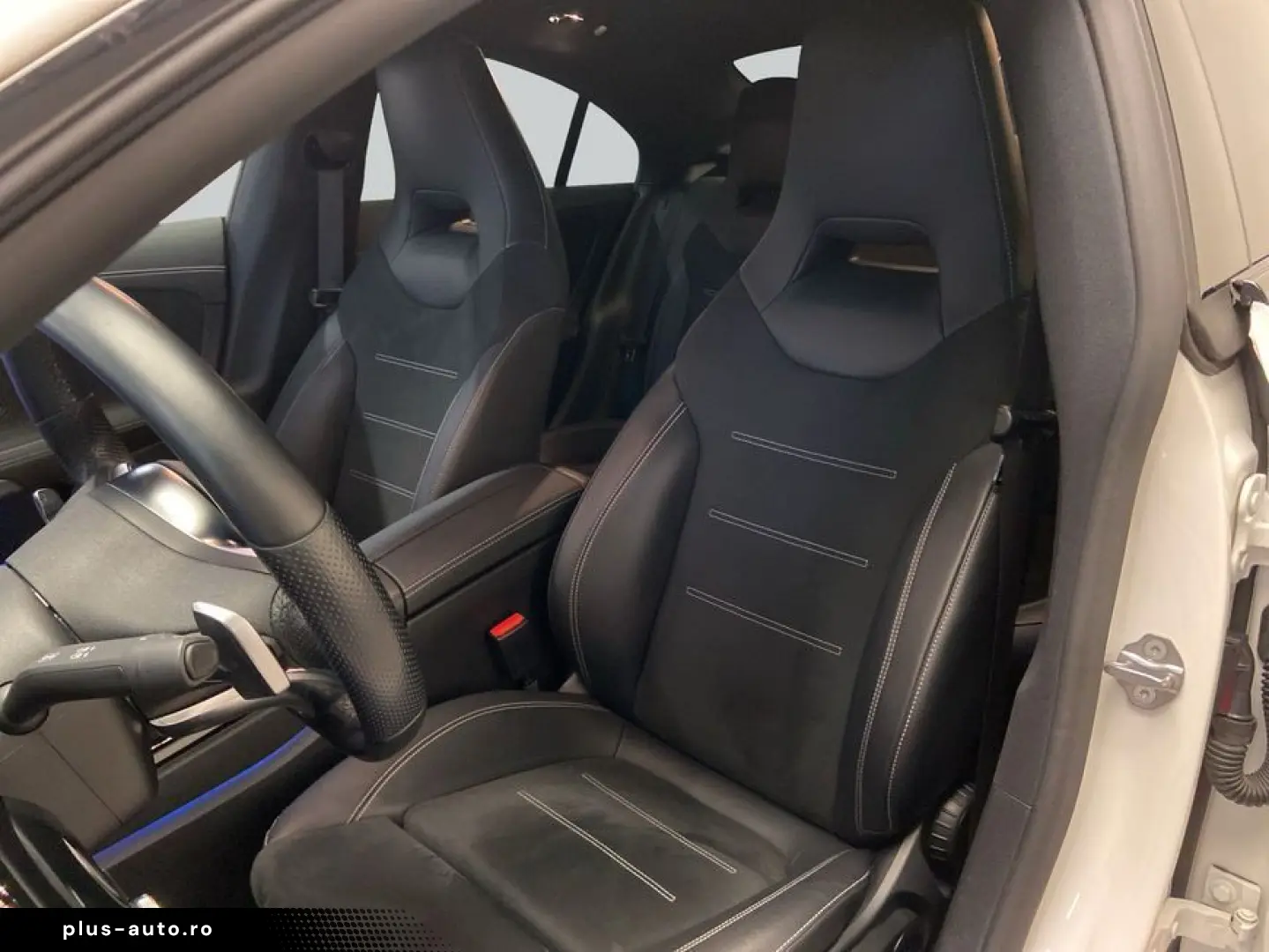 MERCEDES-BENZ CLA 250 e AMG MBUX LED Kam Park CarPlay