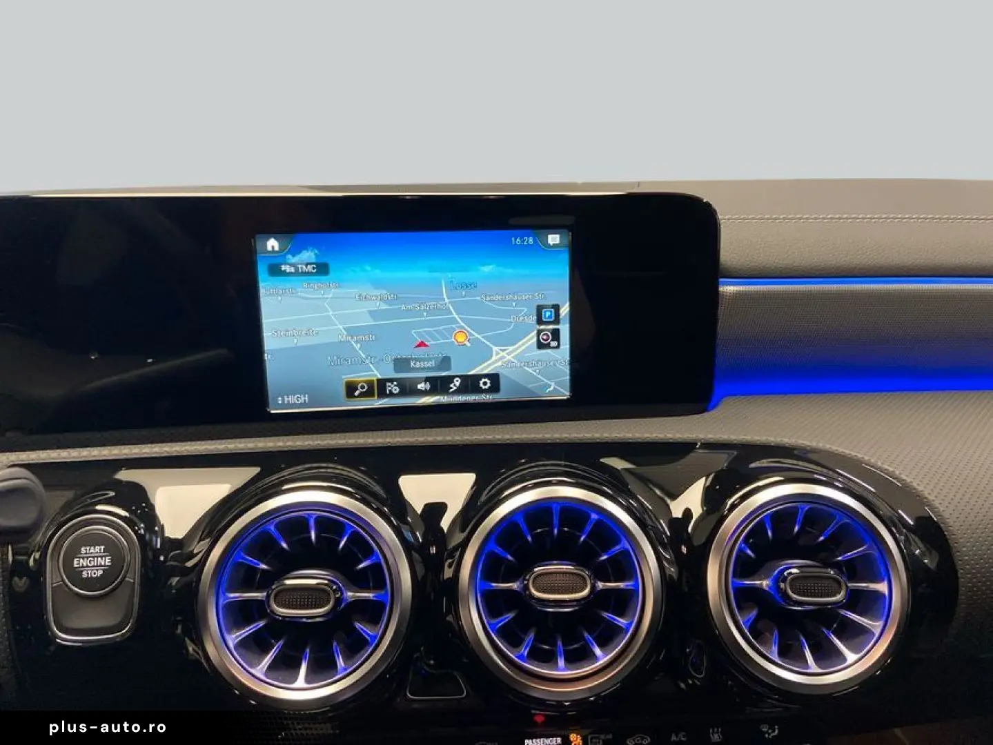 MERCEDES-BENZ CLA 250 e AMG MBUX LED Kam Park CarPlay