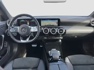 MERCEDES-BENZ CLA200 AMG LED Night-Paket PTS Kamera Spur