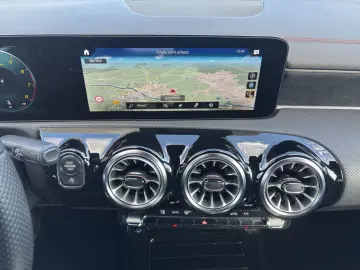 MERCEDES-BENZ CLA200 AMG LED Night-Paket PTS Kamera Spur