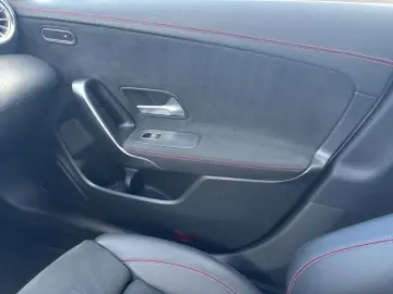 MERCEDES-BENZ CLA200 AMG LED Night-Paket PTS Kamera Spur