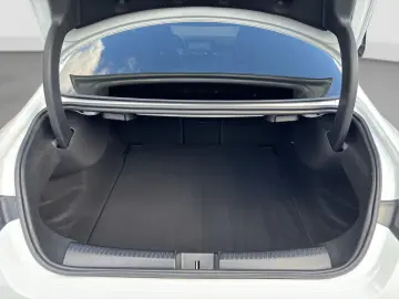 MERCEDES-BENZ CLA200 AMG LED Night-Paket PTS Kamera Spur