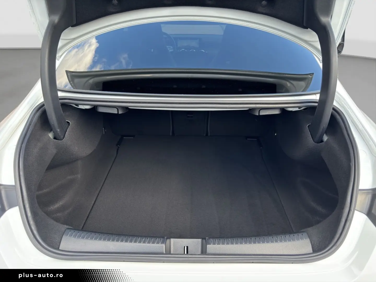 MERCEDES-BENZ CLA200 AMG LED Night-Paket PTS Kamera Spur