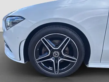 MERCEDES-BENZ CLA200 AMG LED Night-Paket PTS Kamera Spur