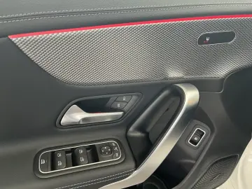 MERCEDES-BENZ CLA 250 e Coupé Night Adv.Sound LED