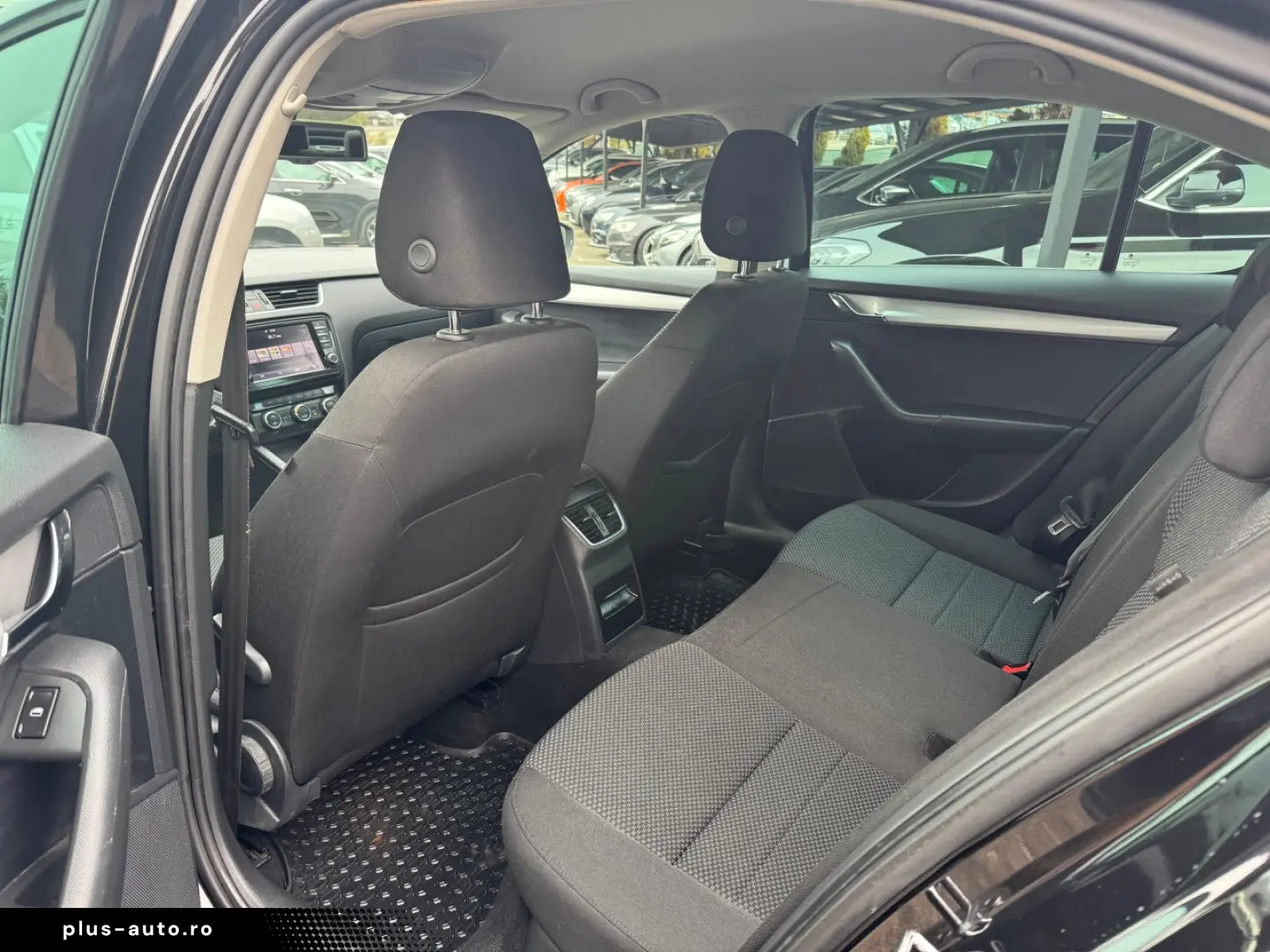 Skoda Octavia Diesel 1.6 2015 Manuala