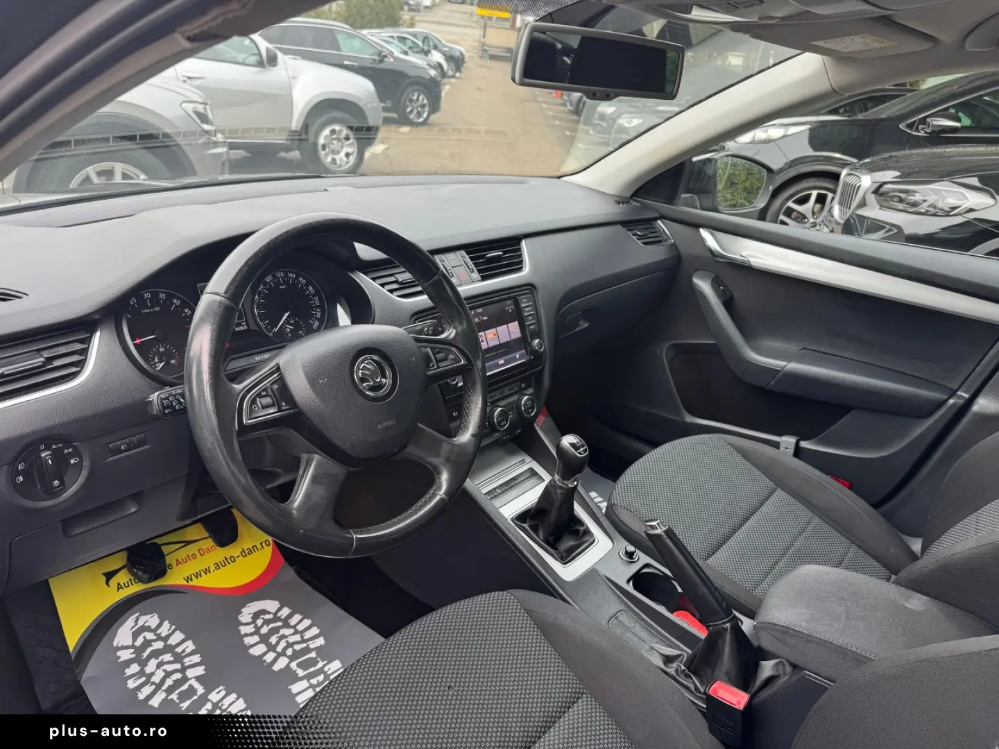 Skoda Octavia Diesel 1.6 2015 Manuala