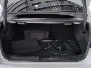 MERCEDES-BENZ CLA 250e Coupé AMG AHK Kamera LED Nav 18