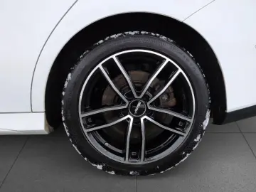 MERCEDES-BENZ CLA 250e Coupé AMG AHK Kamera LED Nav 18