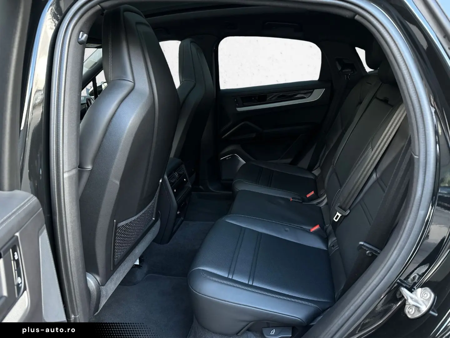 PORSCHE Cayenne S E-Hybrid Coupé Burmester GT-Sportlenk.