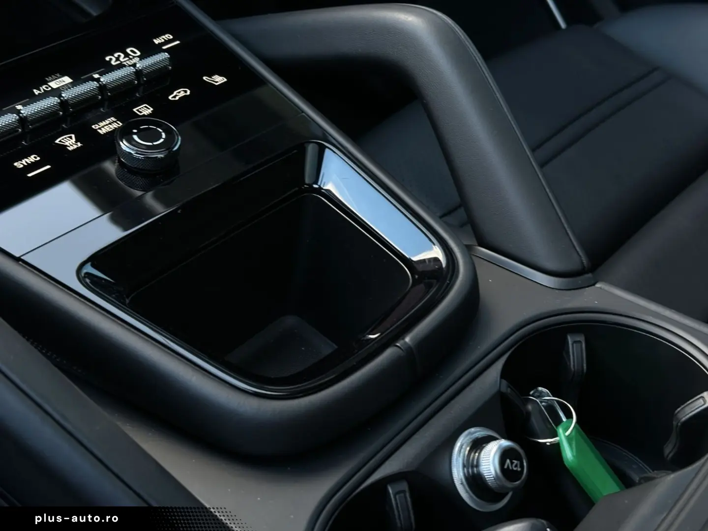 PORSCHE Cayenne S E-Hybrid Coupé Burmester GT-Sportlenk.