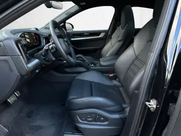PORSCHE Cayenne S E-Hybrid Coupé Burmester GT-Sportlenk.