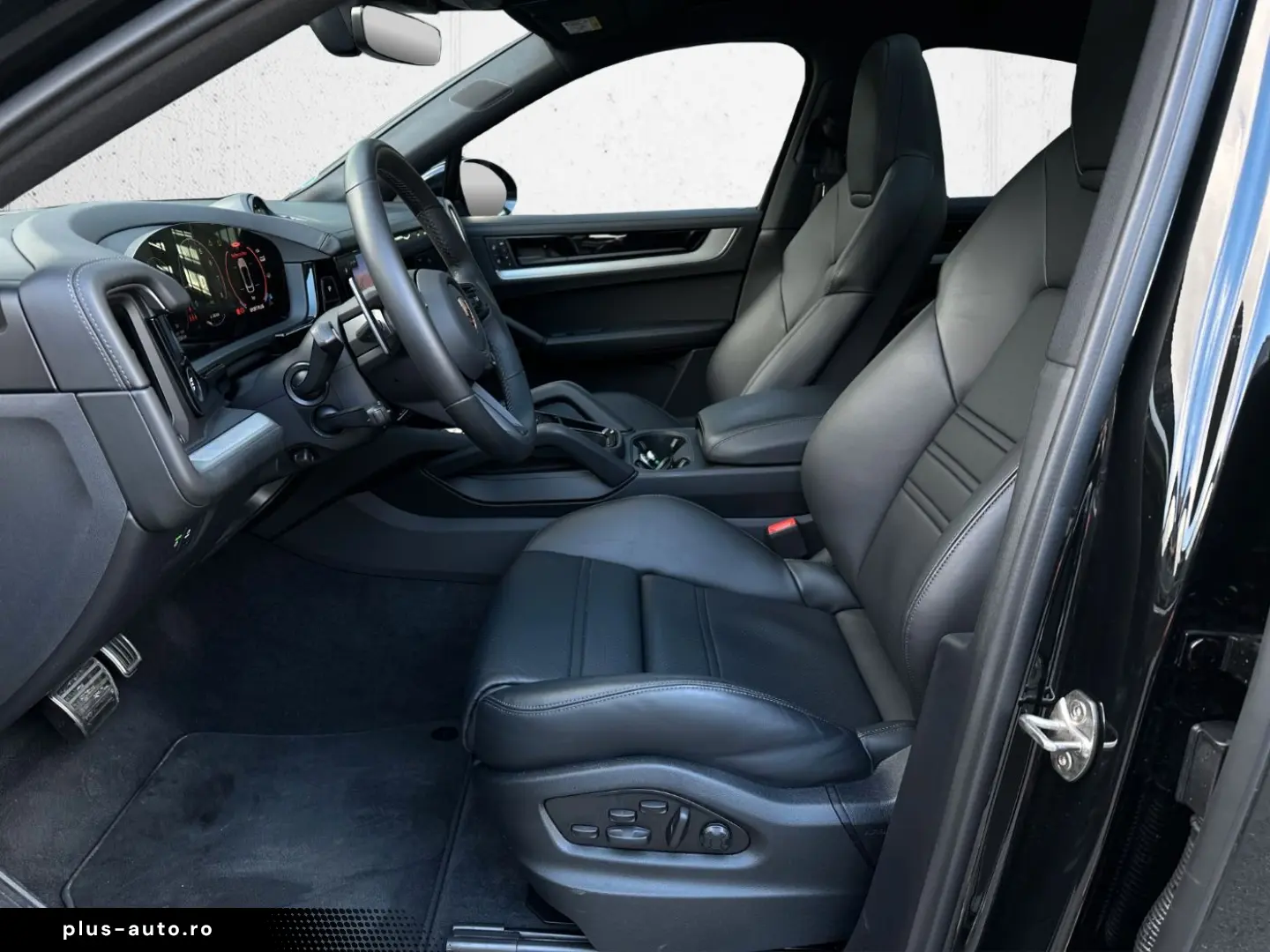 PORSCHE Cayenne S E-Hybrid Coupé Burmester GT-Sportlenk.