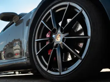 PORSCHE 992 Carrera 4S Coupé