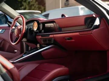 PORSCHE 992 Carrera 4S Coupé