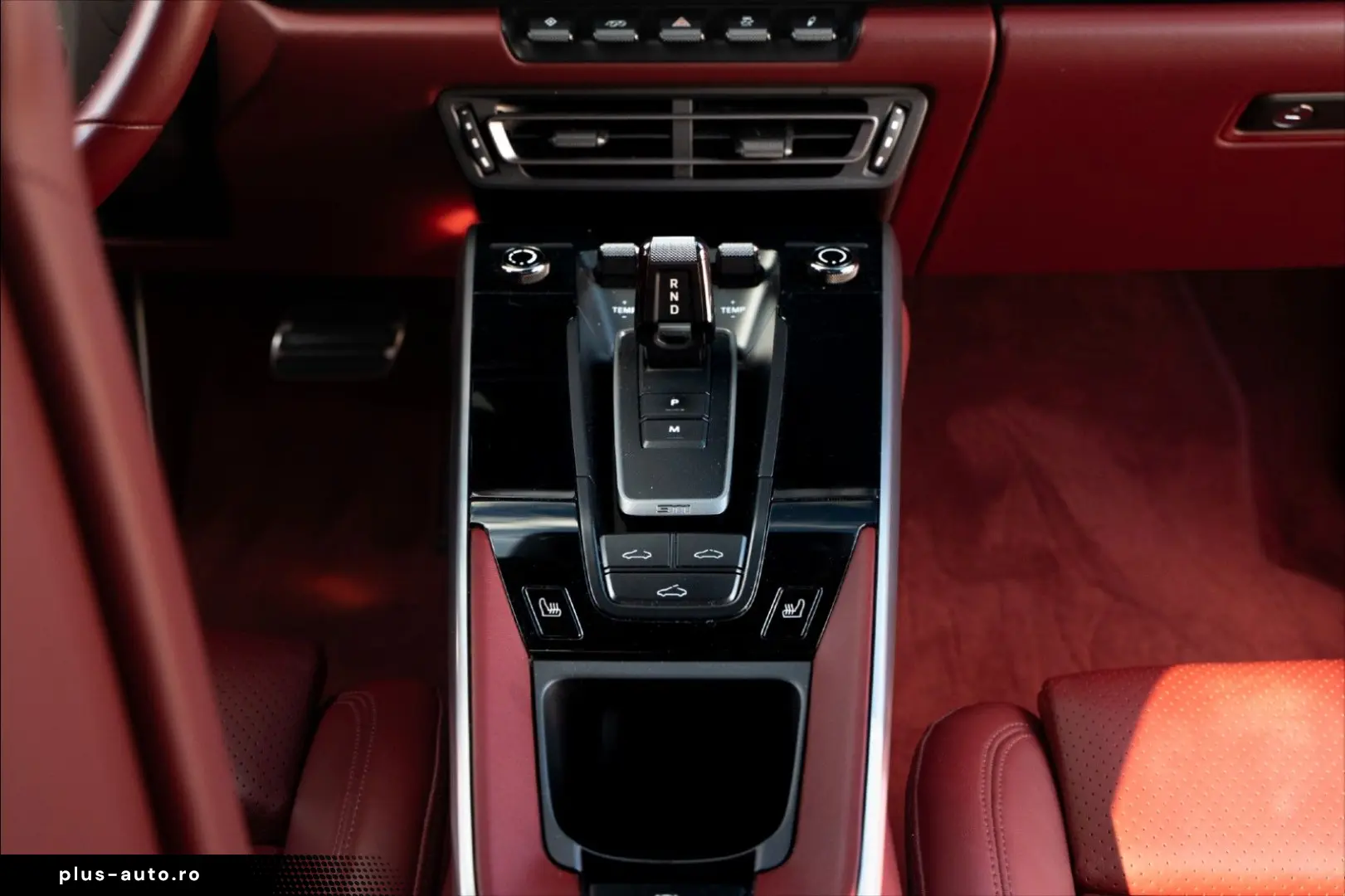 PORSCHE 992 Carrera 4S Coupé