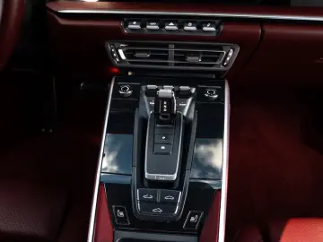 PORSCHE 992 Carrera 4S Coupé