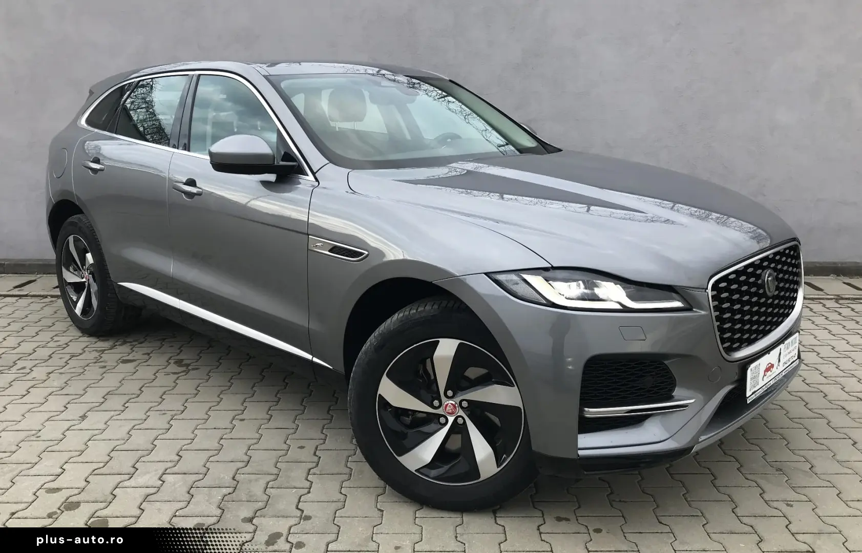 Jaguar F-Pace P400e AWD HSE