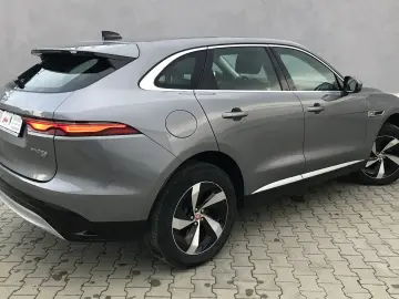 Jaguar F-Pace P400e AWD HSE