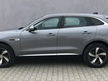 Jaguar F-Pace P400e AWD HSE
