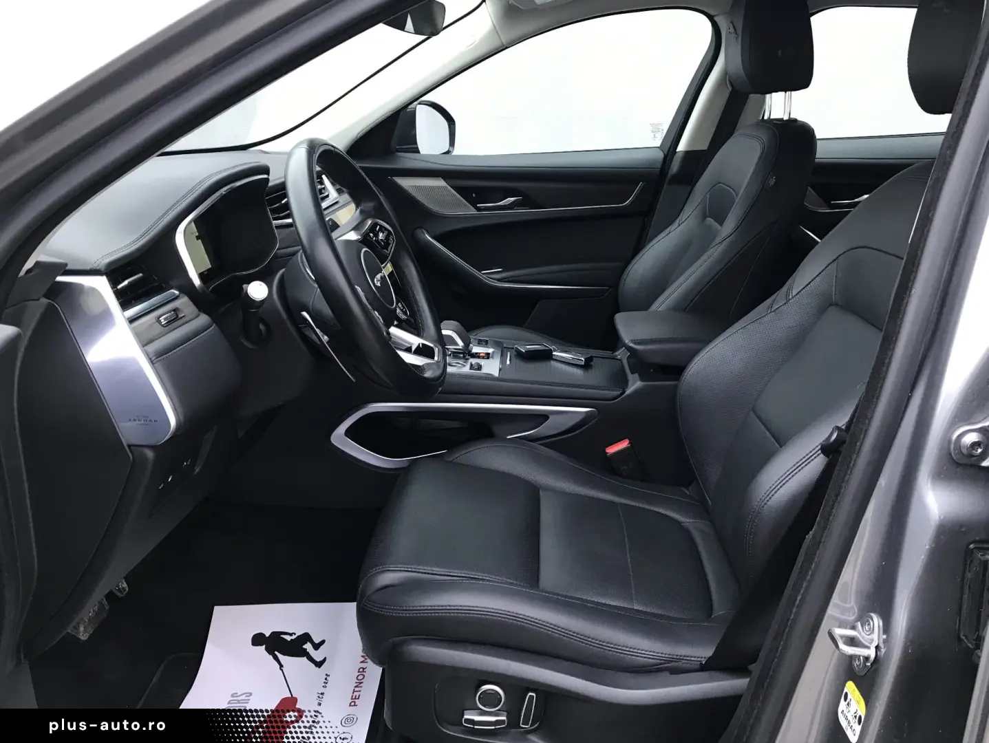 Jaguar F-Pace P400e AWD HSE