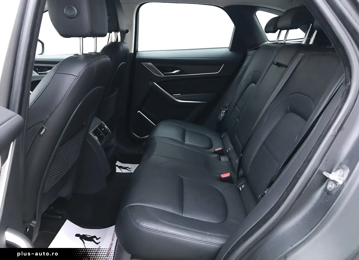 Jaguar F-Pace P400e AWD HSE