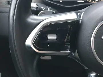 Jaguar F-Pace P400e AWD HSE