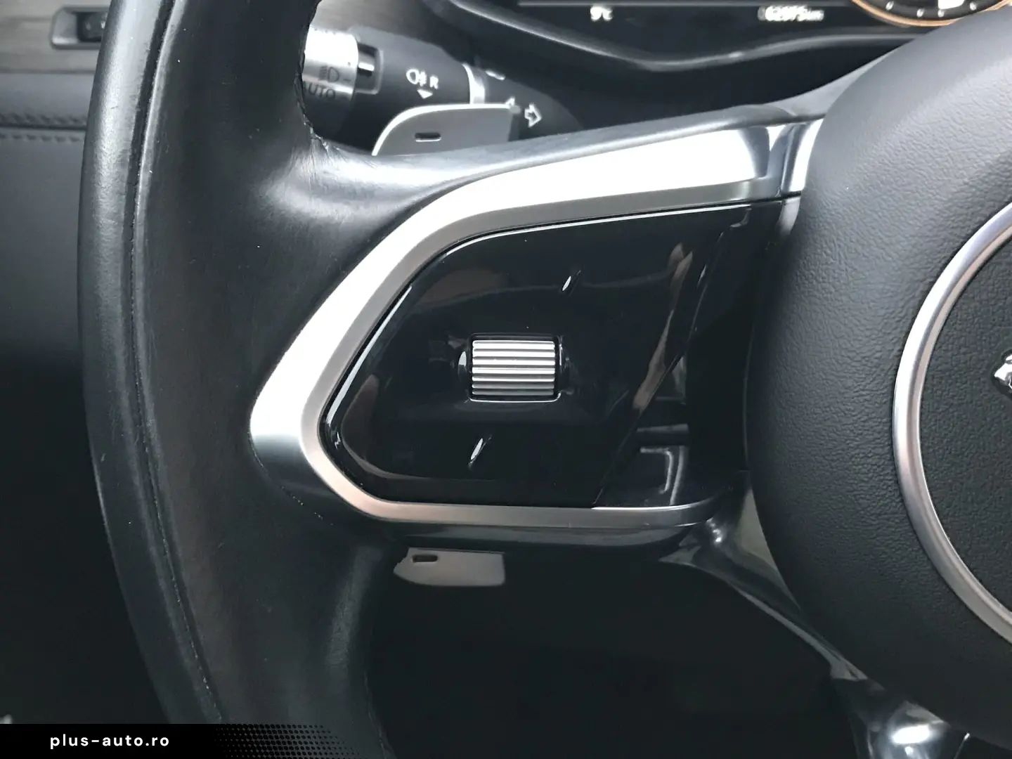 Jaguar F-Pace P400e AWD HSE