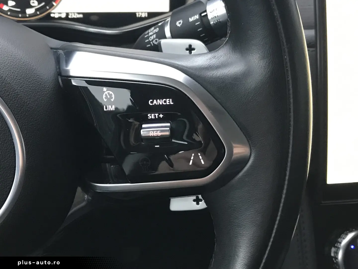 Jaguar F-Pace P400e AWD HSE