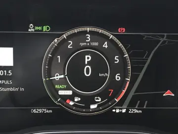 Jaguar F-Pace P400e AWD HSE