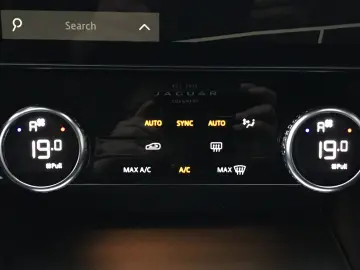 Jaguar F-Pace P400e AWD HSE