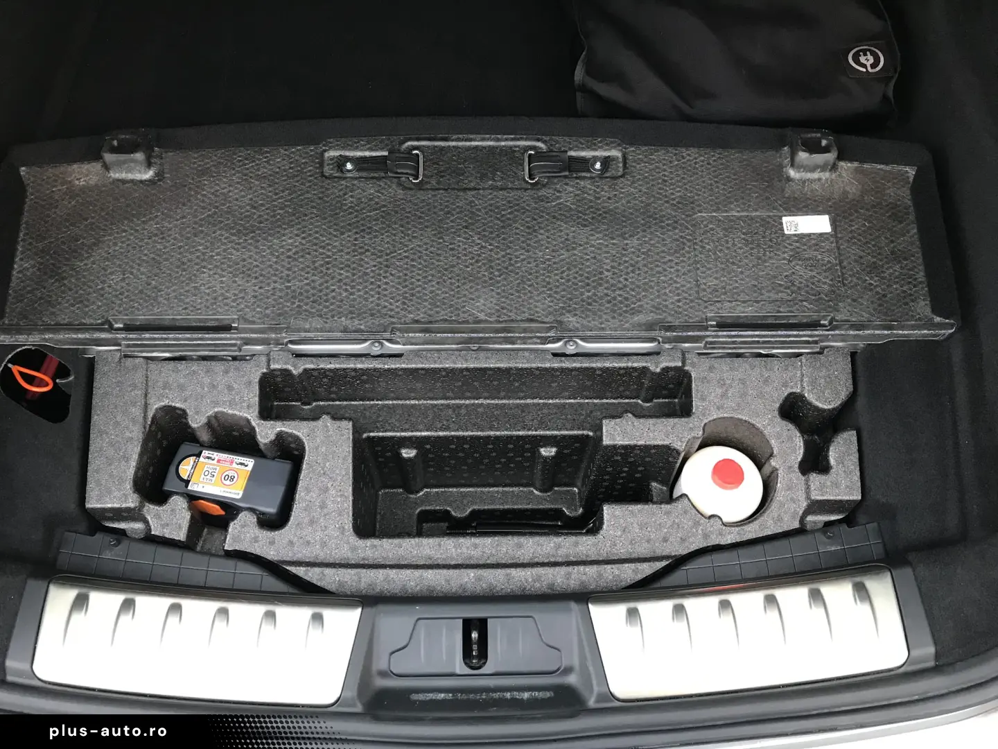 Jaguar F-Pace P400e AWD HSE