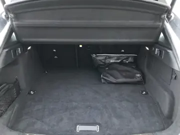 Jaguar F-Pace P400e AWD HSE