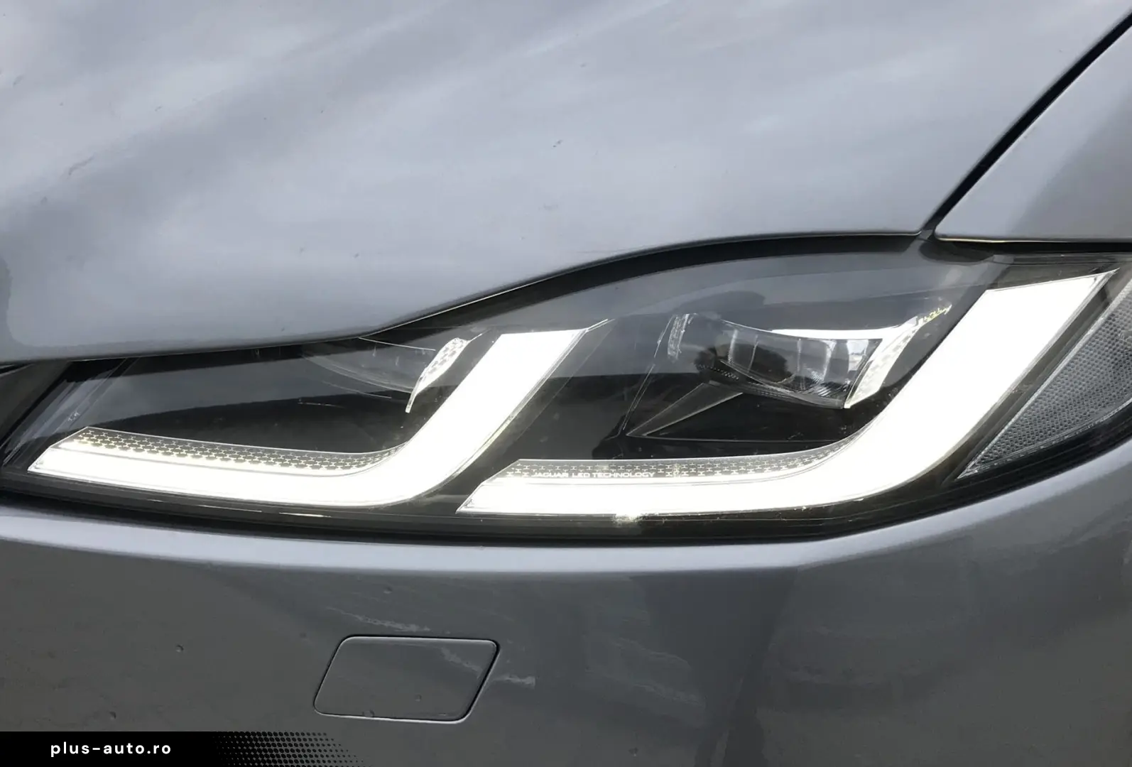 Jaguar F-Pace P400e AWD HSE