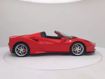 FERRARI F8 Spider ROSSO CORSA