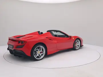 FERRARI F8 Spider ROSSO CORSA