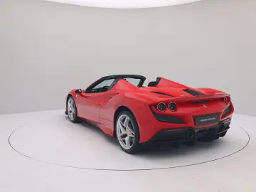 FERRARI F8 Spider ROSSO CORSA