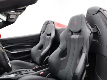 FERRARI F8 Spider ROSSO CORSA