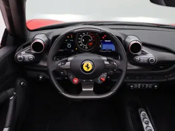 FERRARI F8 Spider ROSSO CORSA