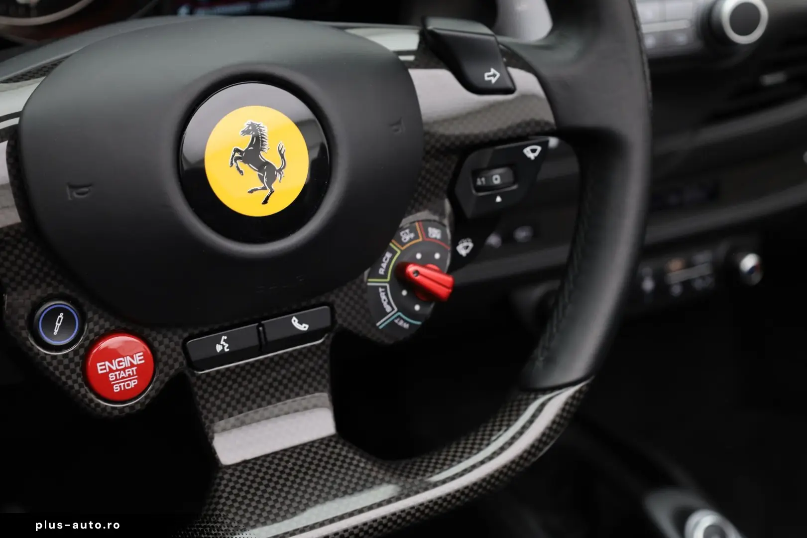 FERRARI F8 Spider ROSSO CORSA