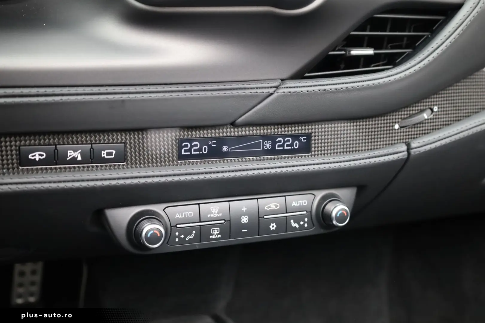 FERRARI F8 Spider ROSSO CORSA