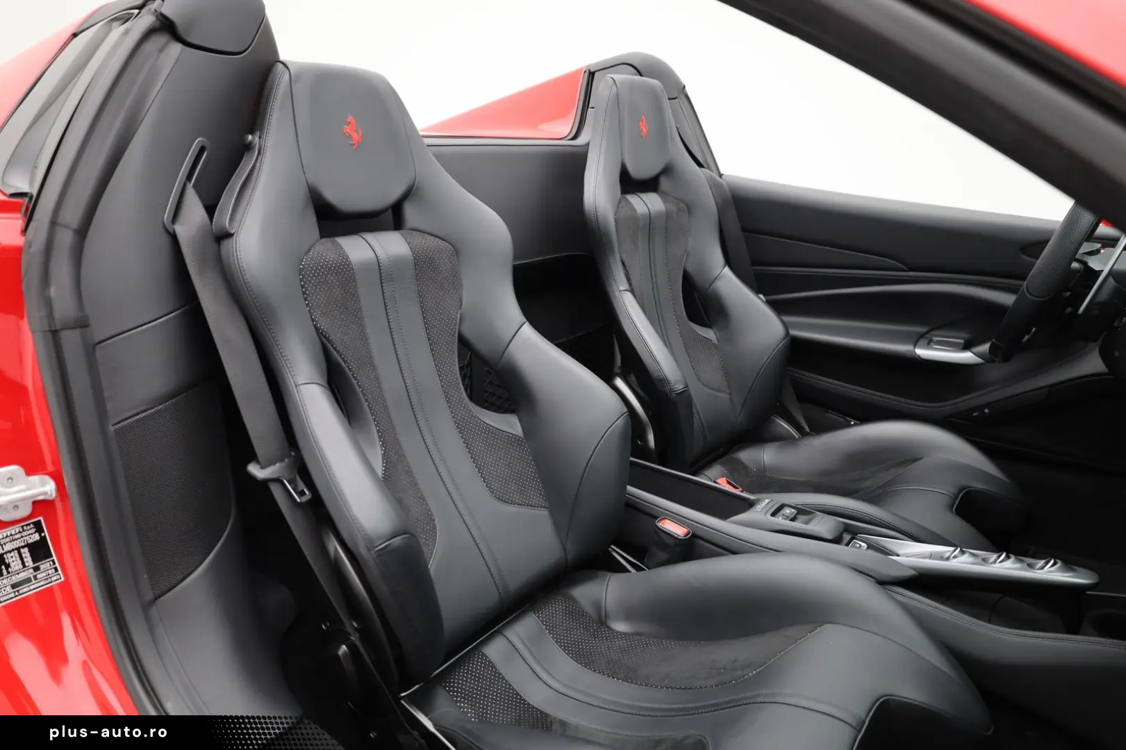 FERRARI F8 Spider ROSSO CORSA