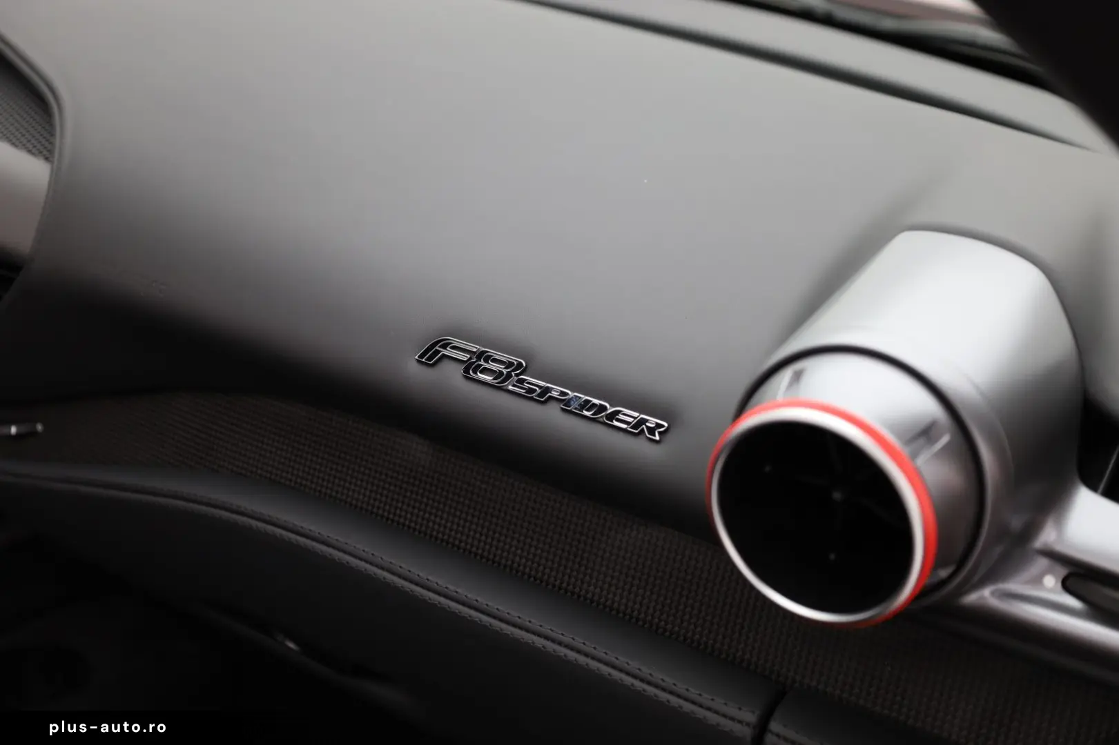 FERRARI F8 Spider ROSSO CORSA