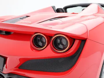 FERRARI F8 Spider ROSSO CORSA