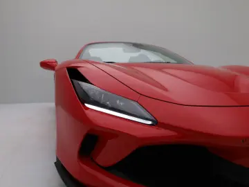 FERRARI F8 Spider ROSSO CORSA